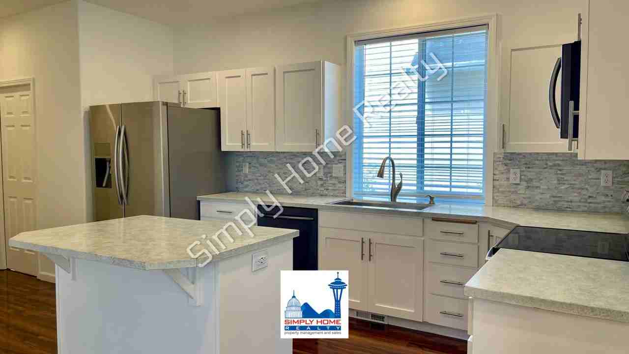 8335 15th Ave Se - Photo 7 of 39