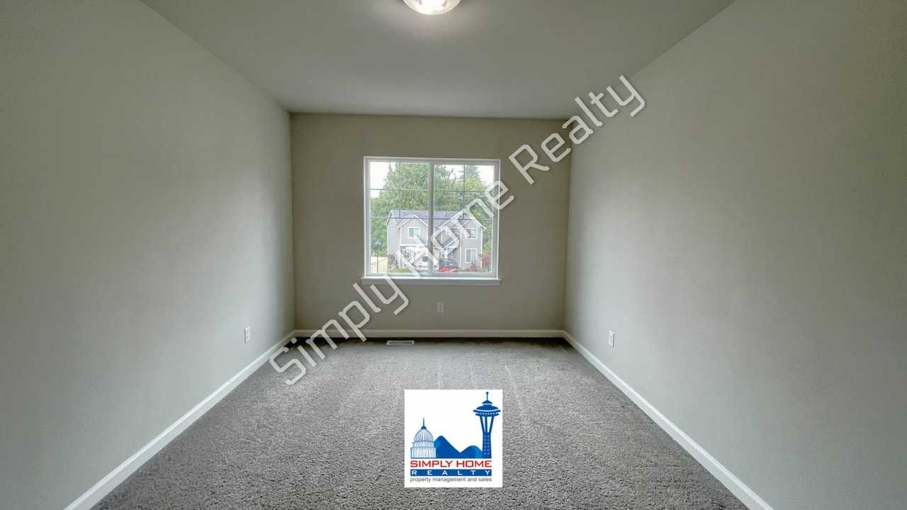 6653 Percy Ln Se - Photo 2 of 33