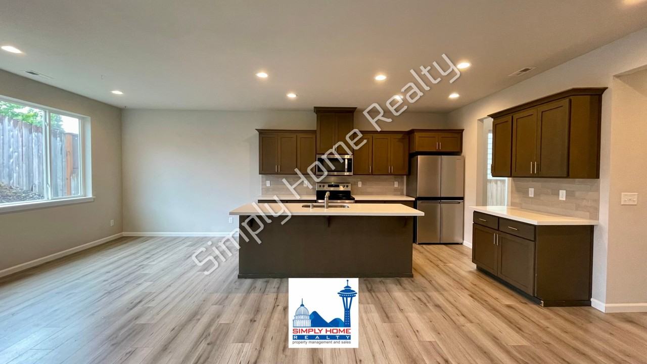 6653 Percy Ln Se - Photo 7 of 33