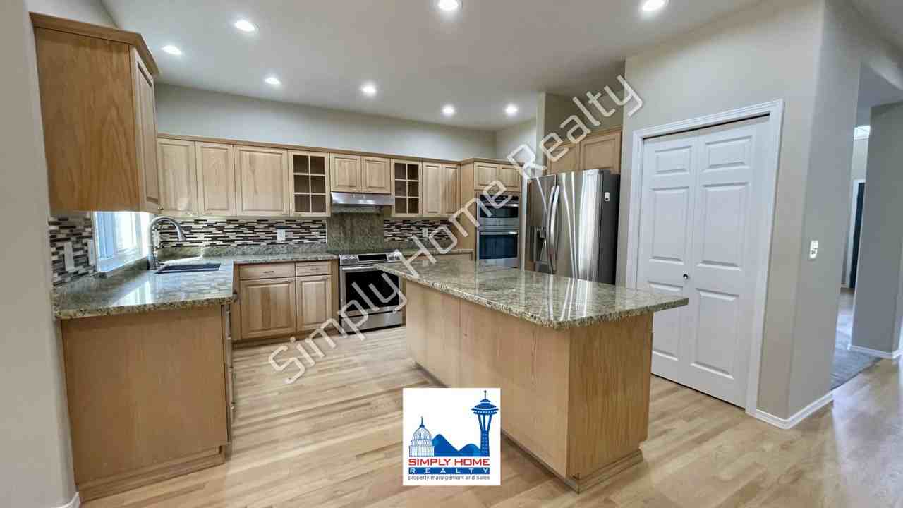 3524 Broadmoor Dr Ne - Photo 5 of 49