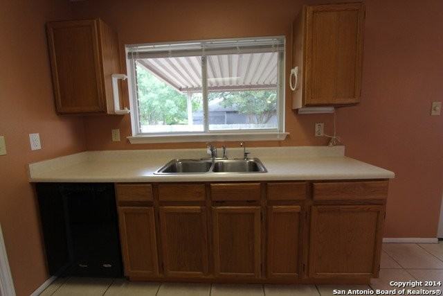 904 Abercorn - Photo 7 of 23