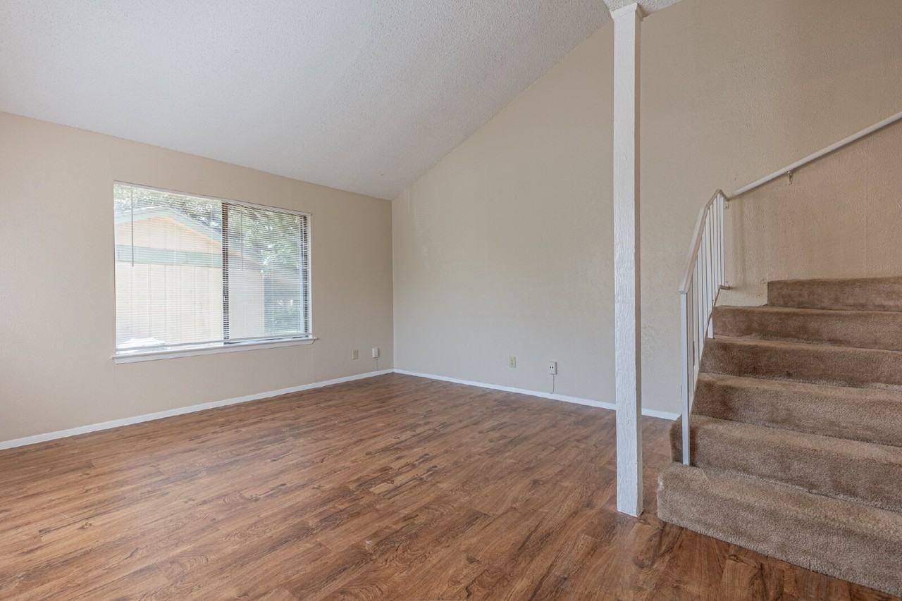 9524 Quail Village Ln - Photo 4 of 27