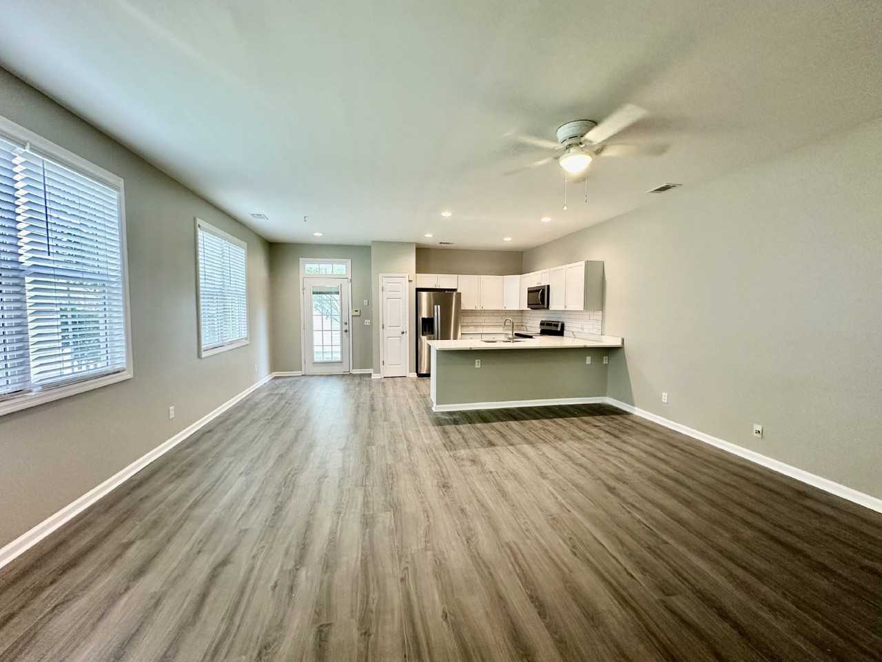 5 Abbey Ave - Photo 2 of 25