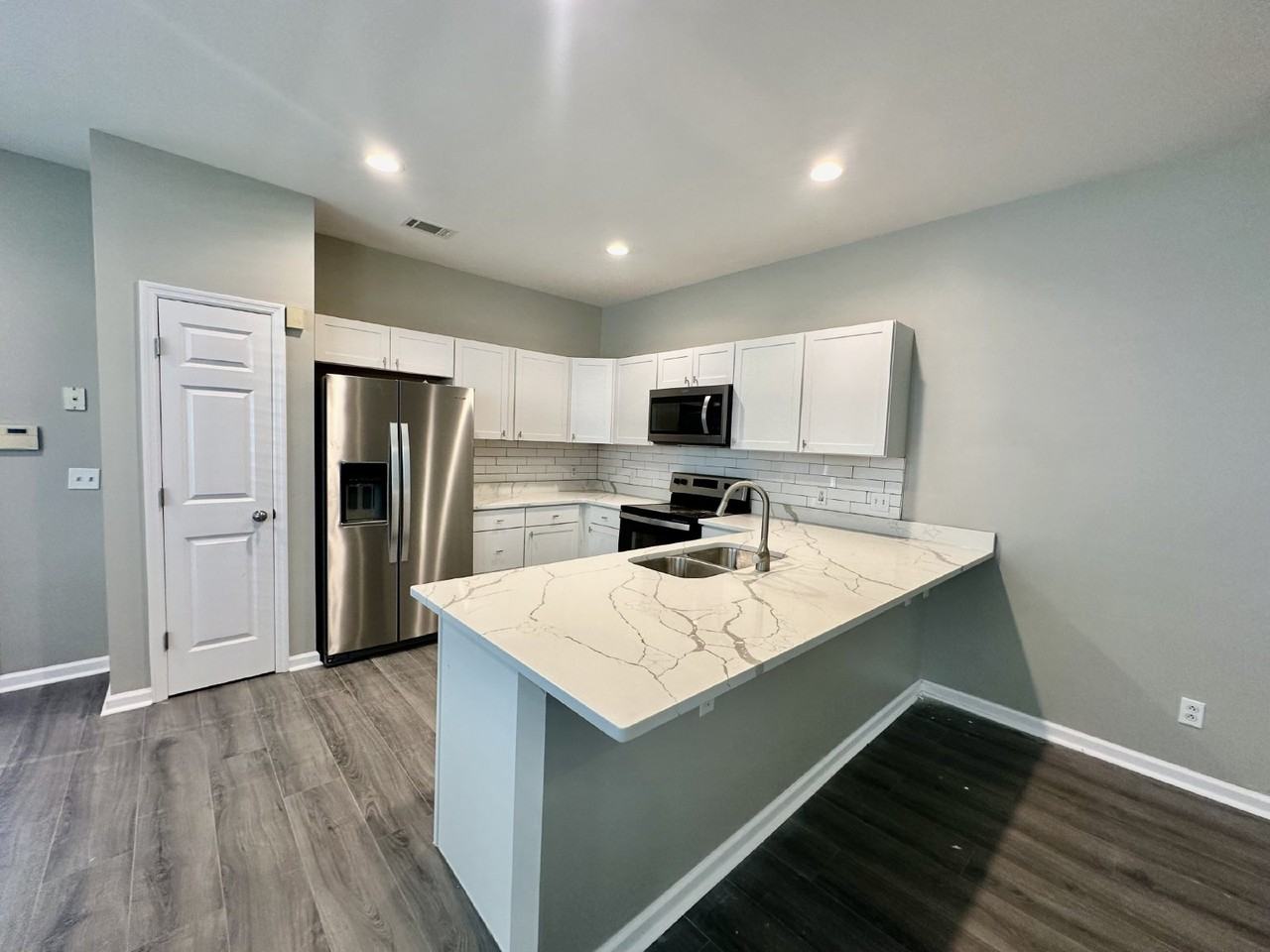 5 Abbey Ave - Photo 4 of 25