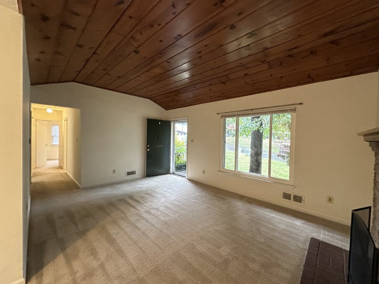 2237 Highland Ave - Photo 3 of 11