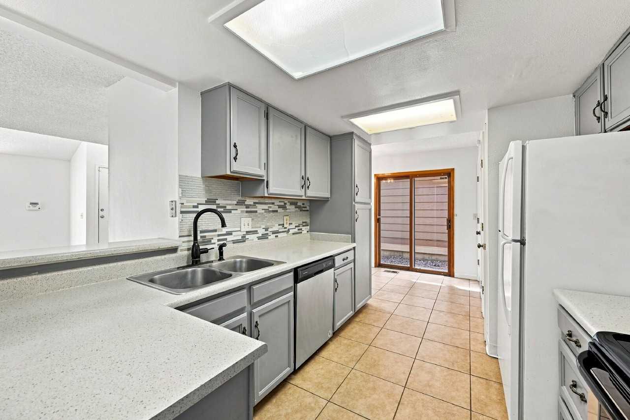 1824 S Quintero Way - Photo 4 of 27