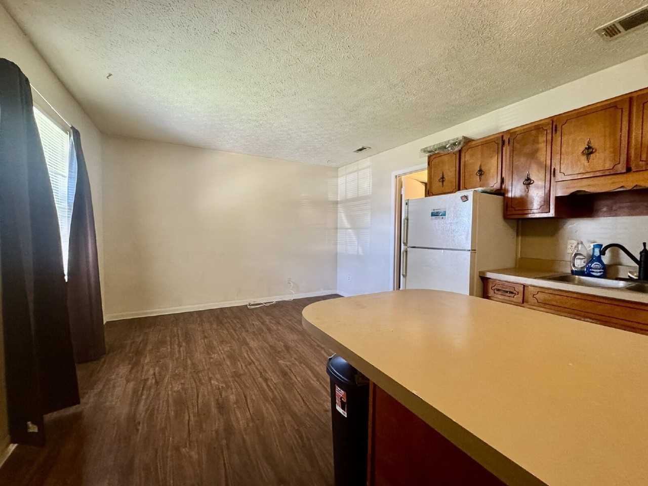Kentucky Ave #1711 - Photo 3 of 9