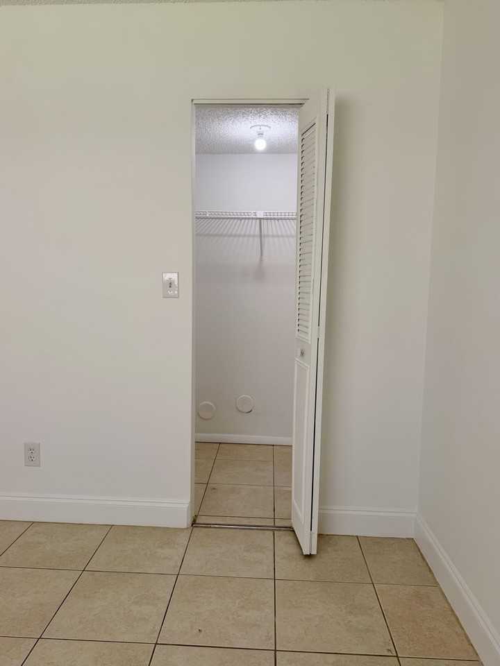 1245 S Flagler Ave #303 - Photo 4 of 26