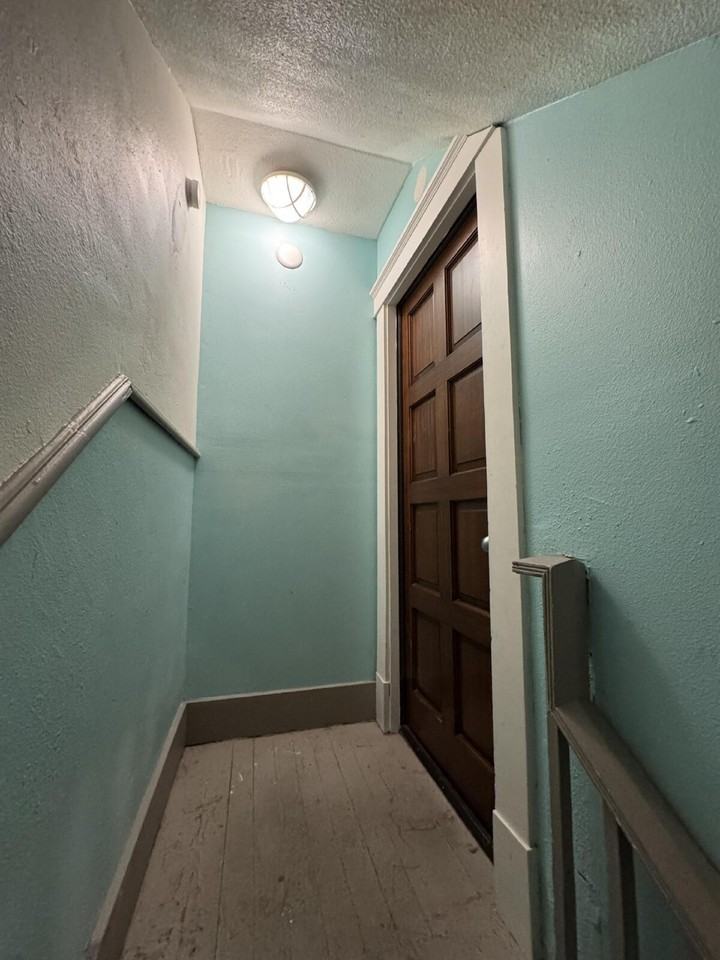 3017 Se Belmont St - Photo 2 of 10