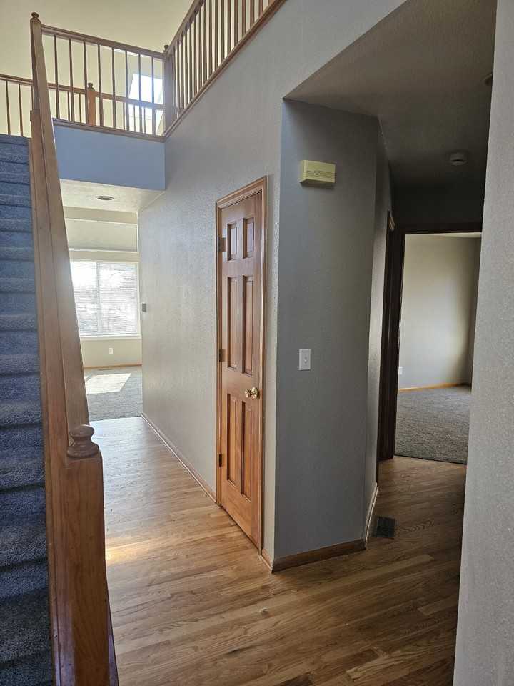 1642 S Riverbend Ln - Photo 7 of 32
