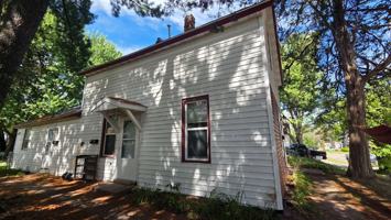 featured image of 228 William St N