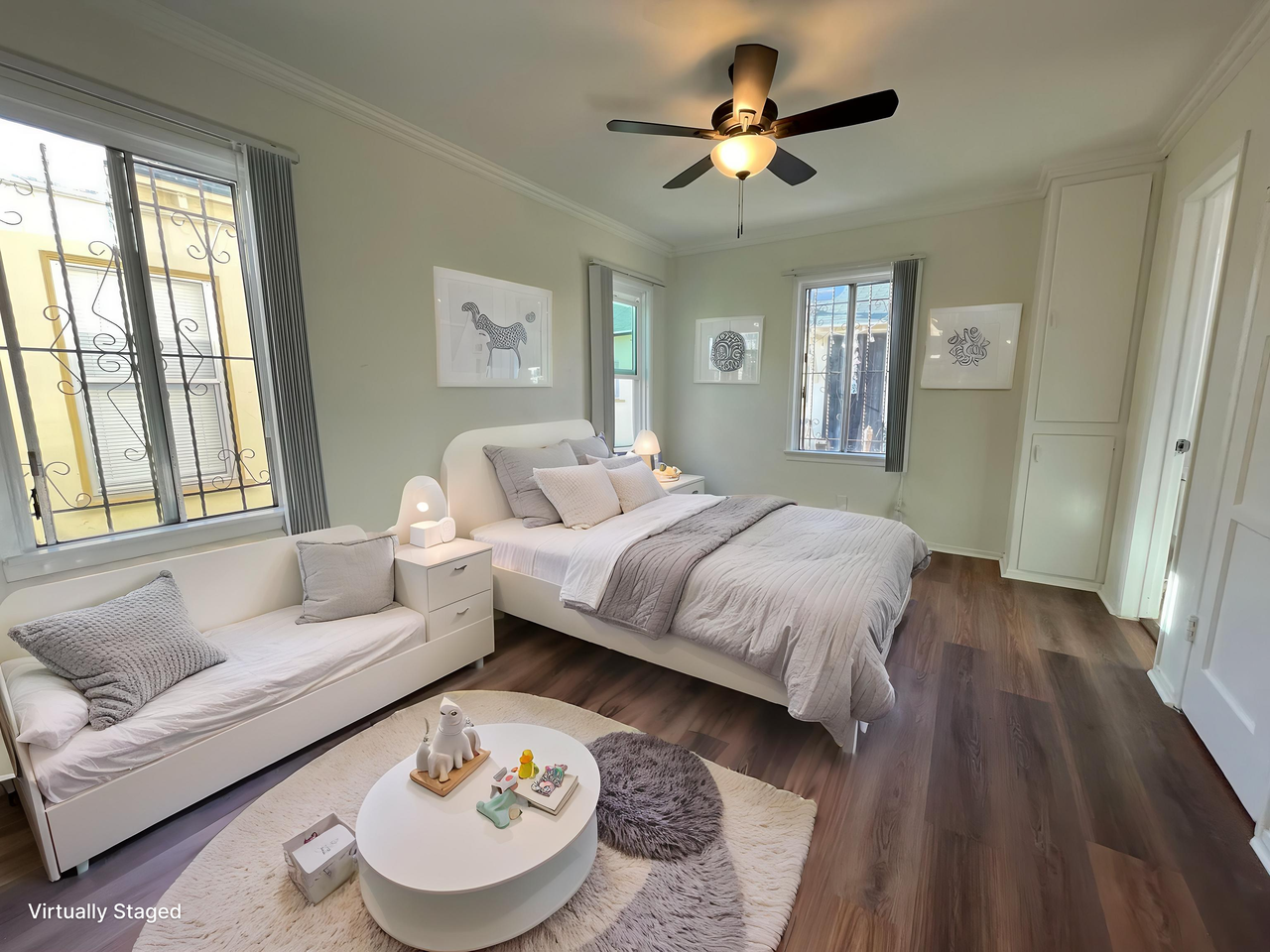 1033 West 95th Street - Photo 4 of 12