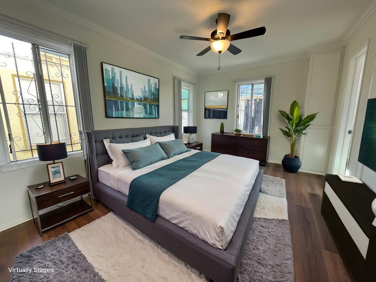 1033 West 95th Street - Photo 2 of 12