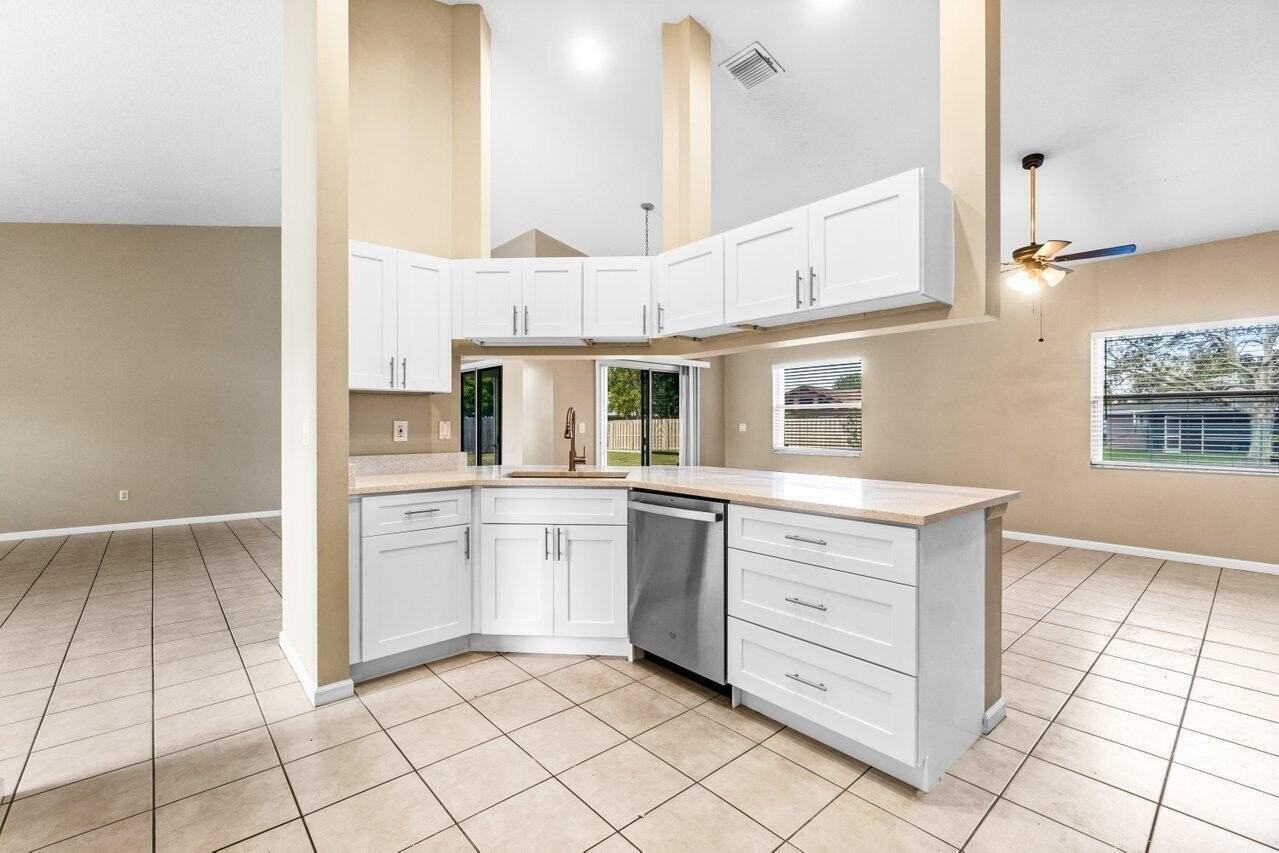 273 Ponce De Leon St - Photo 6 of 39