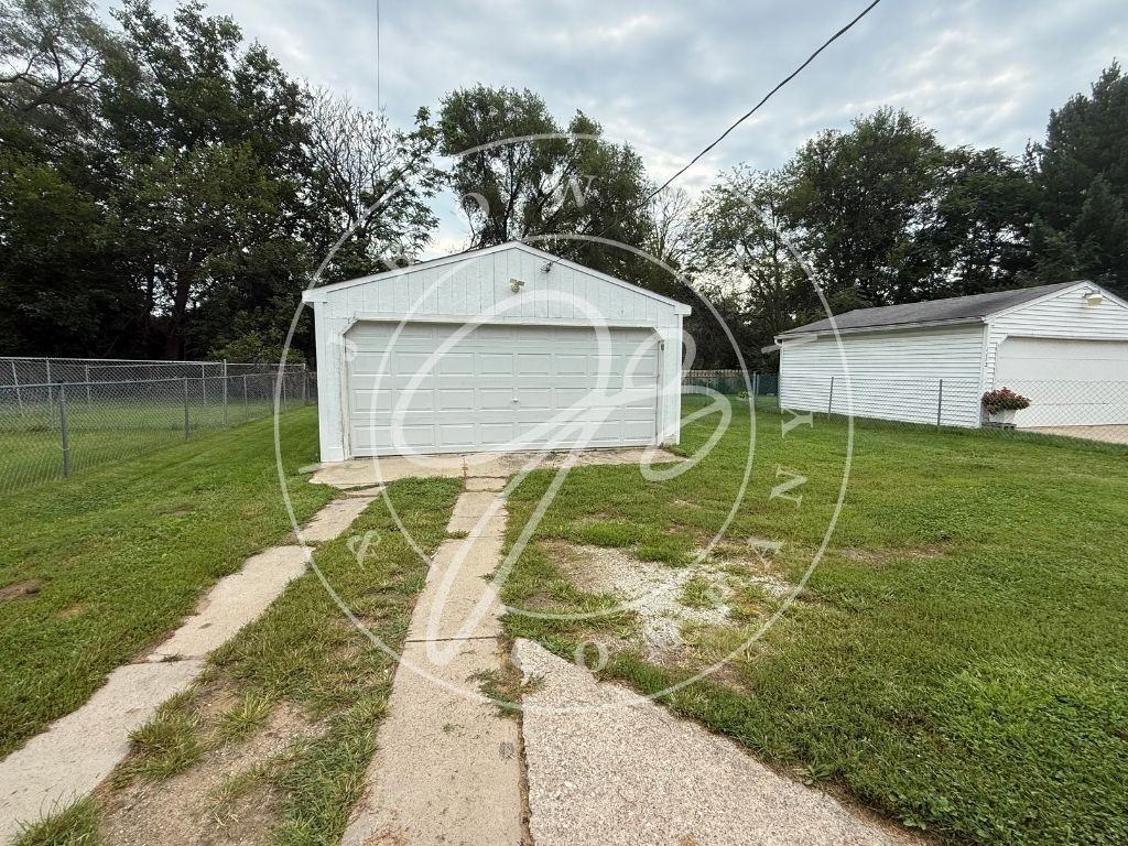 1116 Brookley Blvd - Photo 2 of 12