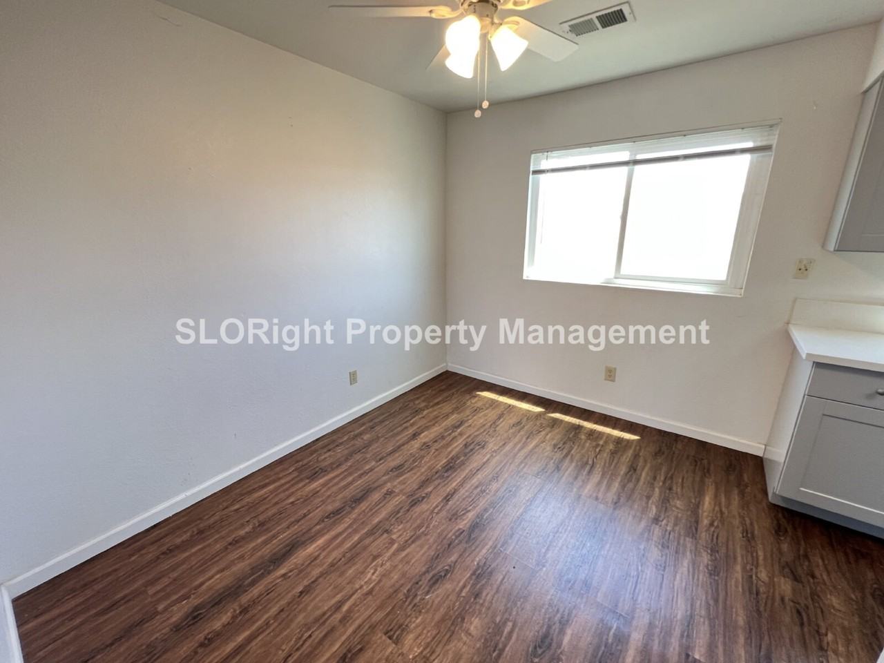 1912 Ebony Dr Apt B - Photo 5 of 11
