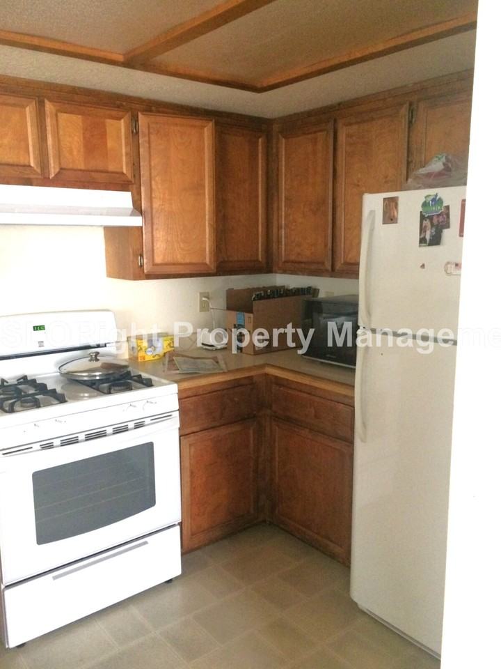 960 S 14th St #F - Photo 5 of 15