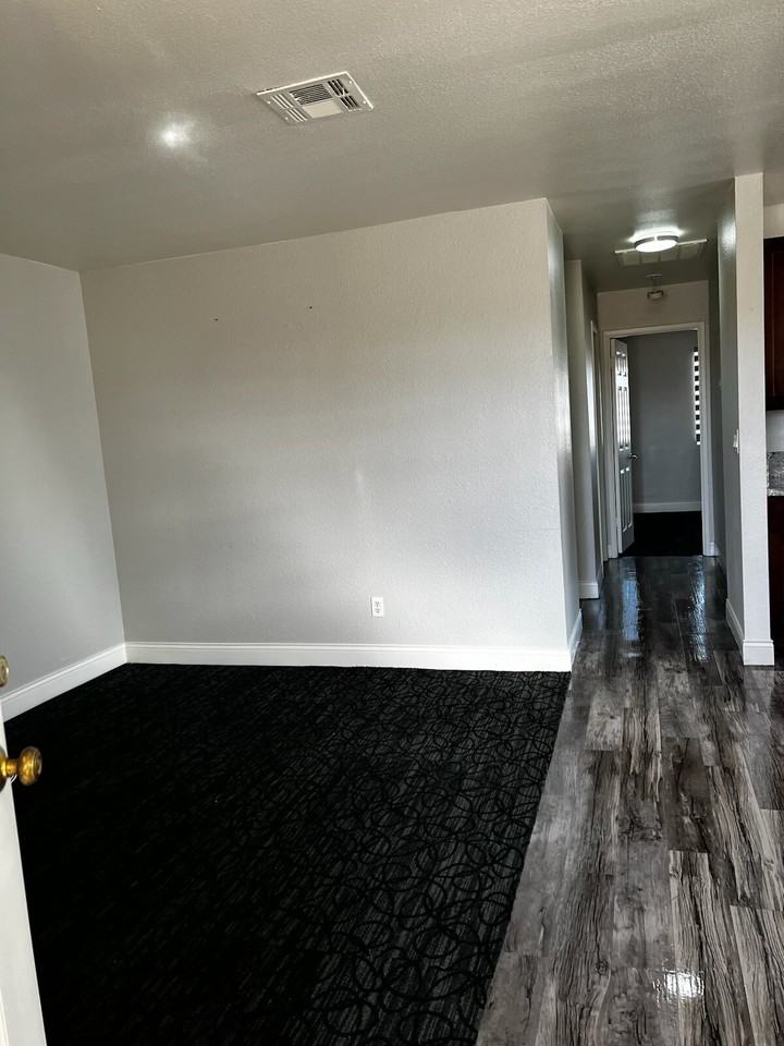 5660 E Lake Mead Blvd #D - Photo 2 of 18