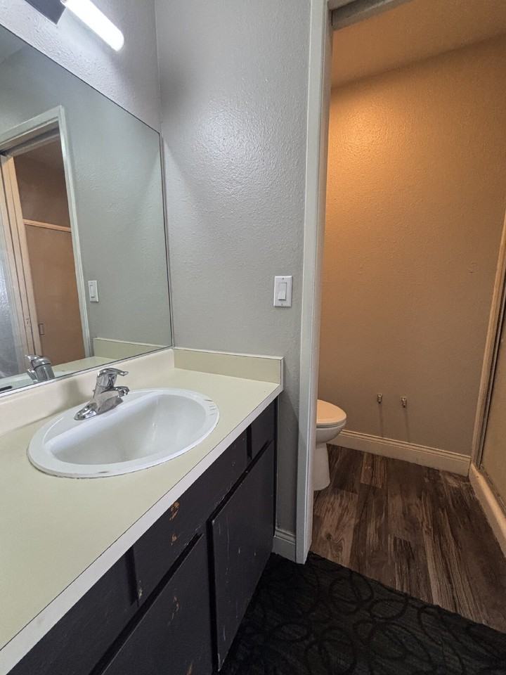 5660 E Lake Mead Blvd #D - Photo 6 of 18
