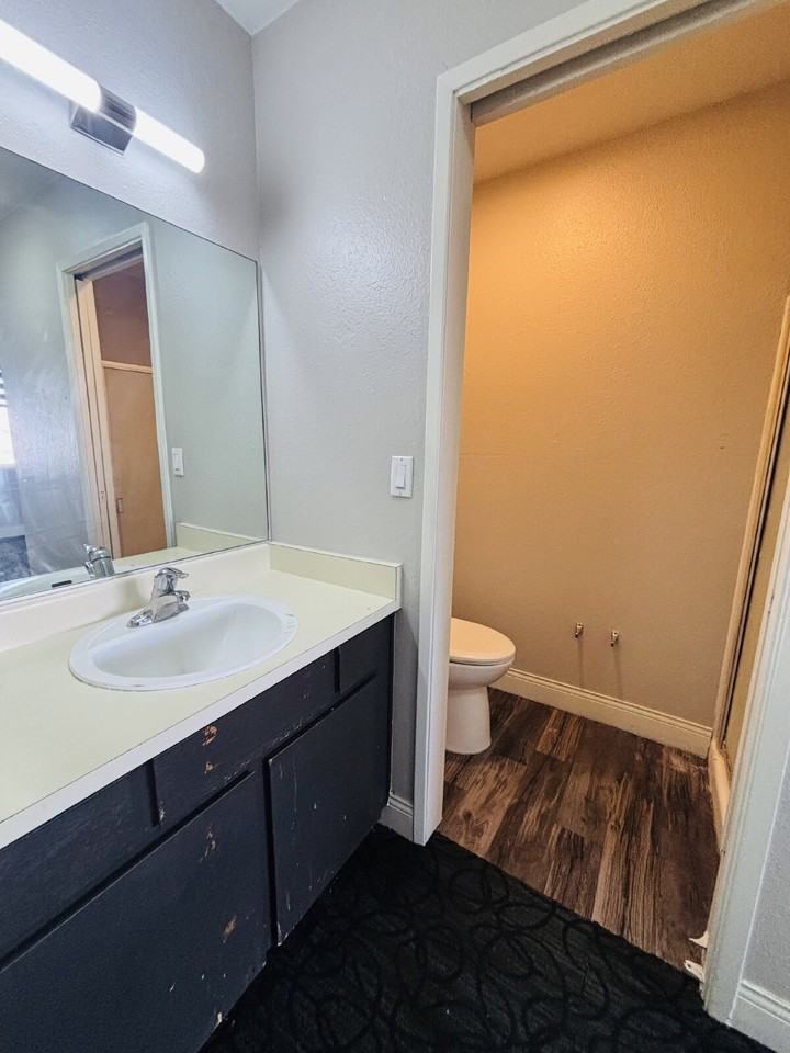 5660 E Lake Mead Blvd #D - Photo 7 of 18