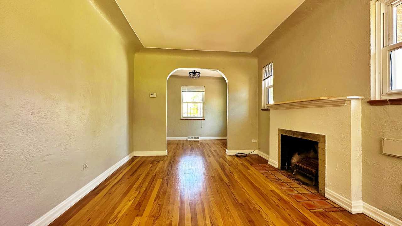 1290 Madison St - Photo 3 of 18