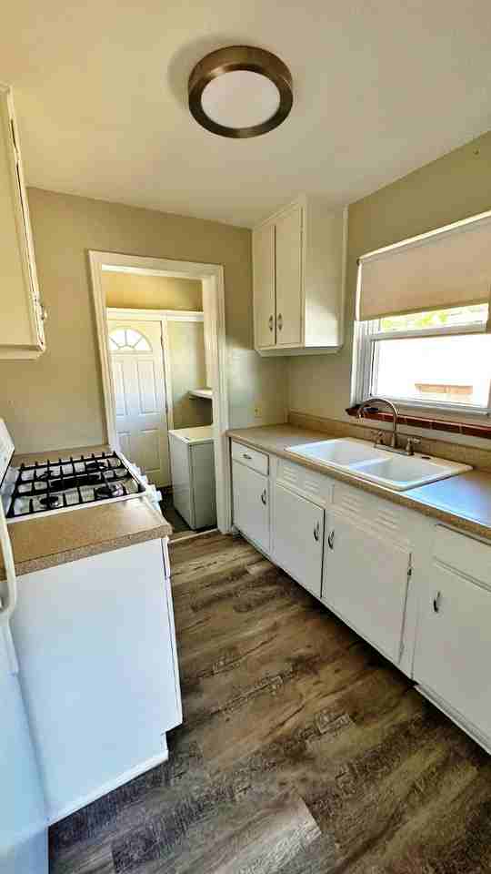 1290 Madison St - Photo 6 of 18