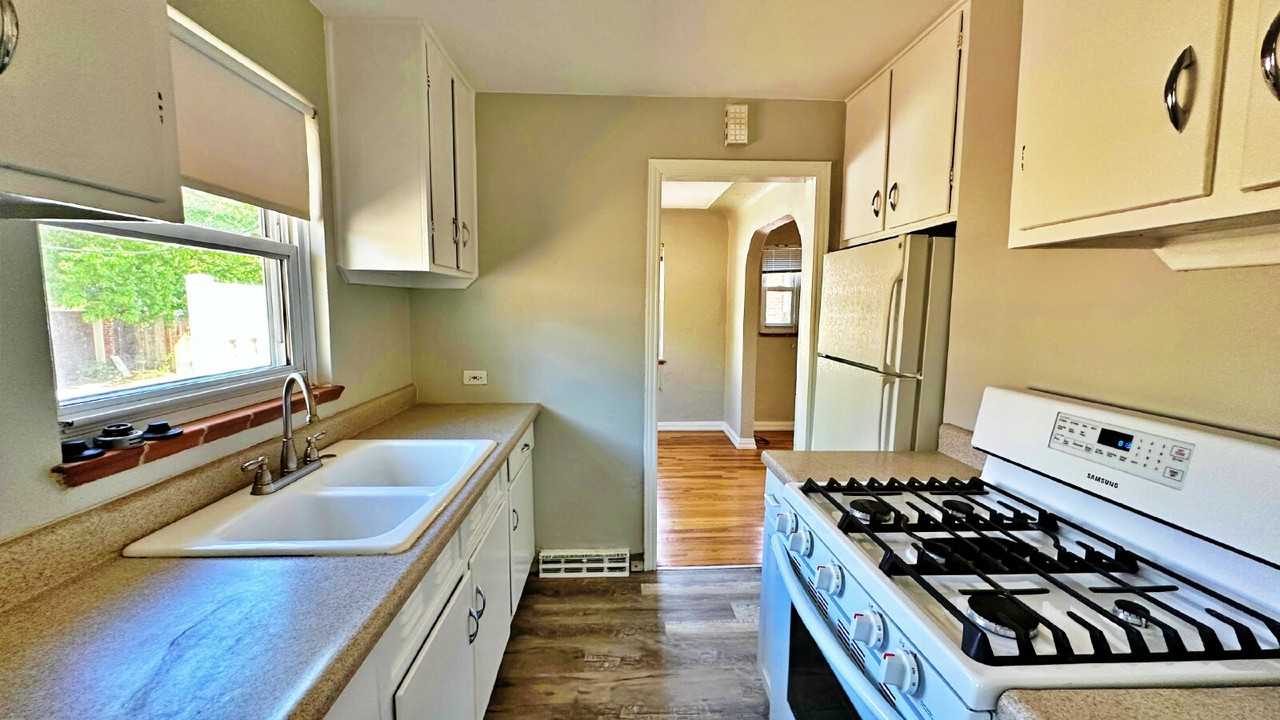 1290 Madison St - Photo 7 of 18
