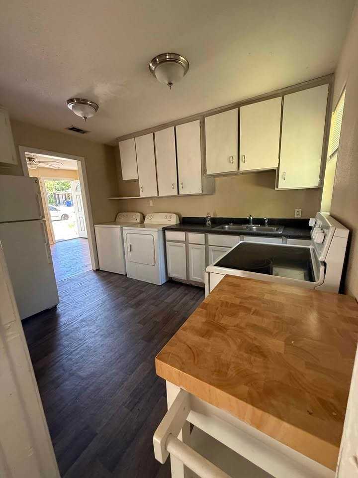 706 Mickan St - Photo 4 of 12