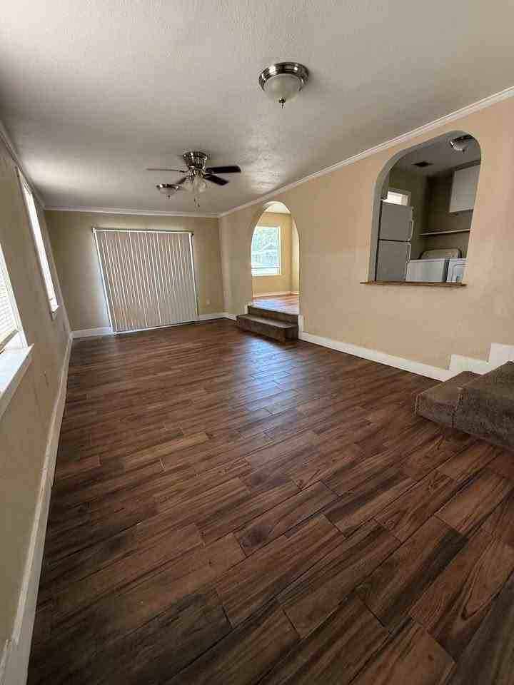 706 Mickan St - Photo 5 of 12