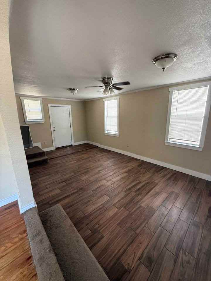 706 Mickan St - Photo 6 of 12