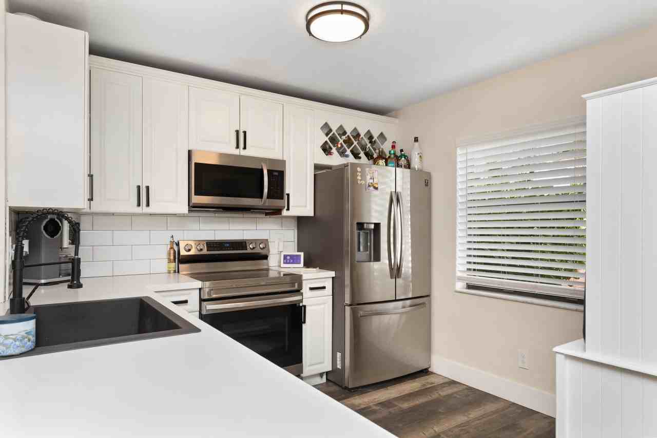 761 Nw 106th Ave - Photo 4 of 27