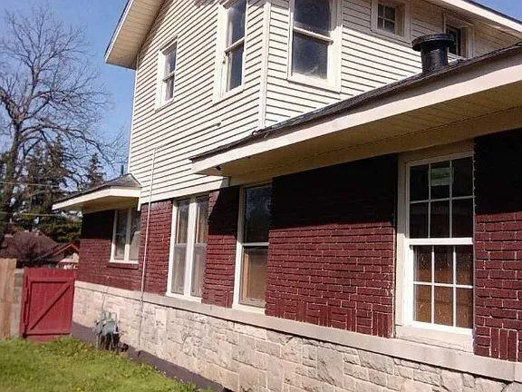 1760 Foster Ave - Photo 4 of 6
