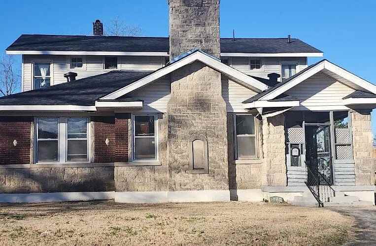 1760 Foster Ave - Photo 6 of 6