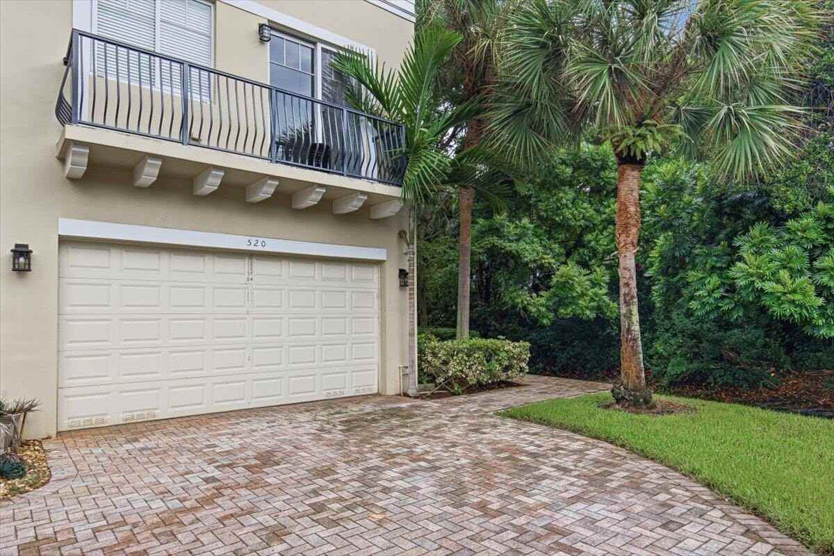 520 Nw 39th Cir - Photo 2 of 34