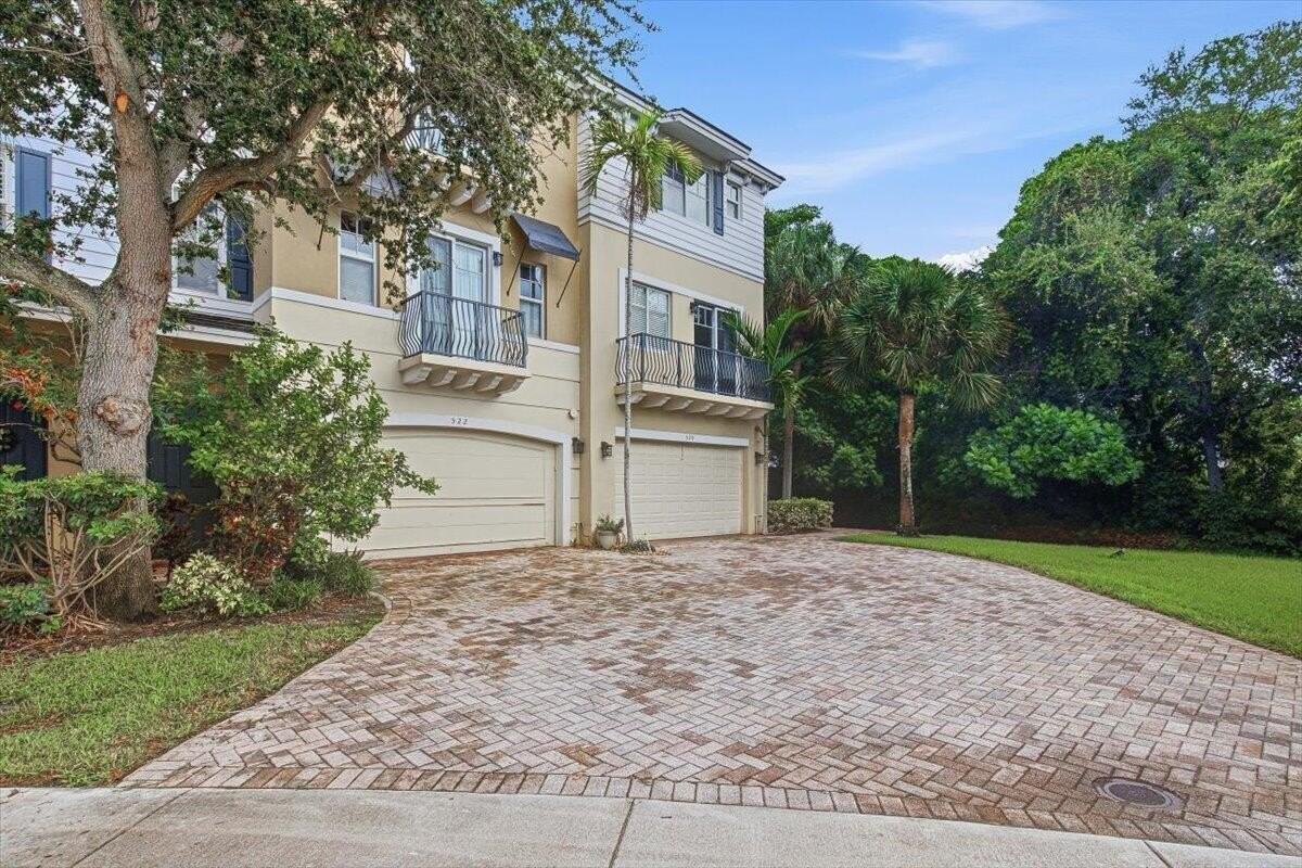 520 Nw 39th Cir - Photo 3 of 34