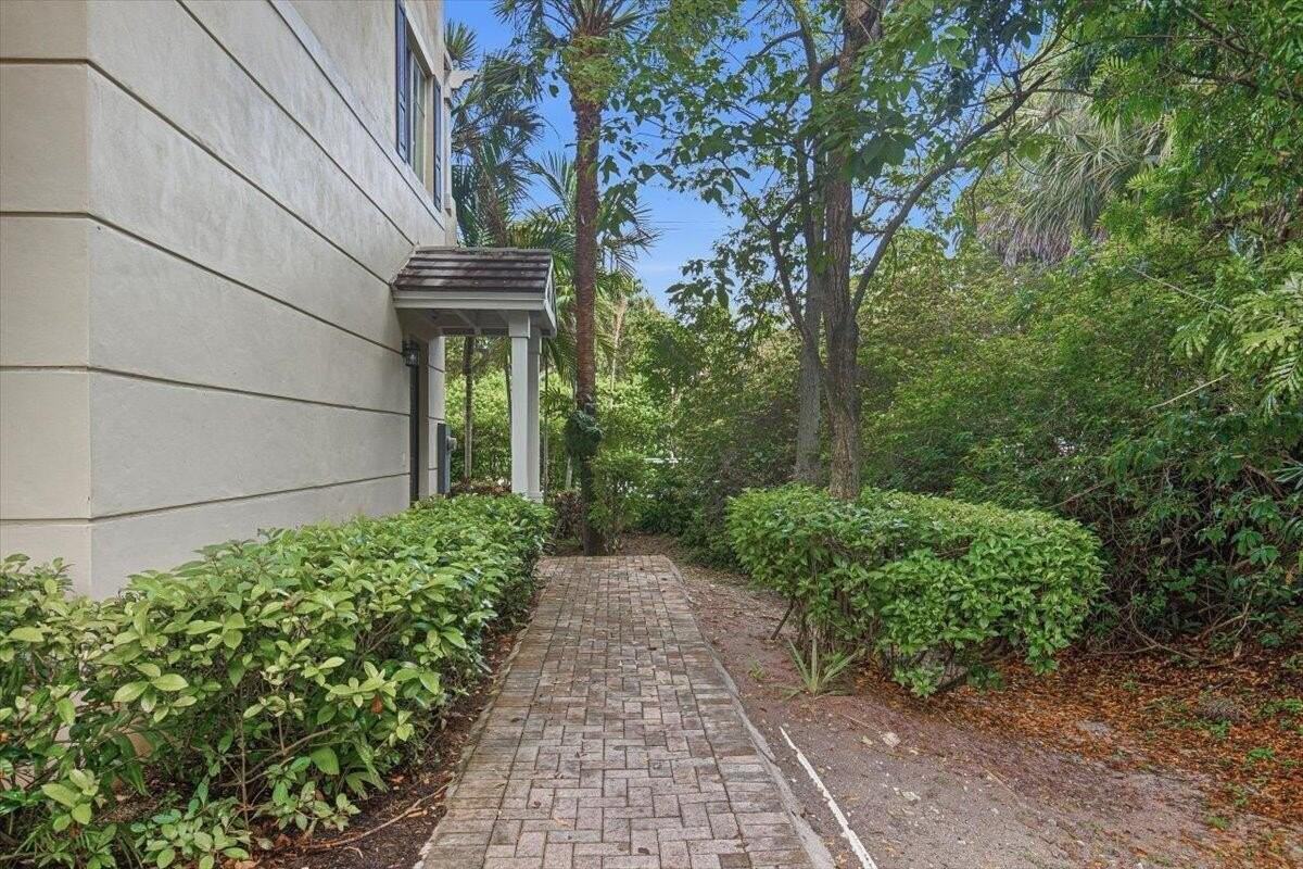 520 Nw 39th Cir - Photo 5 of 34