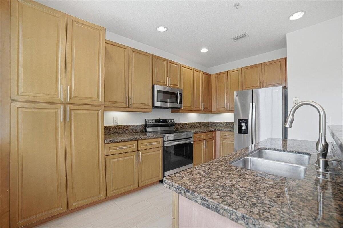 520 Nw 39th Cir - Photo 6 of 34