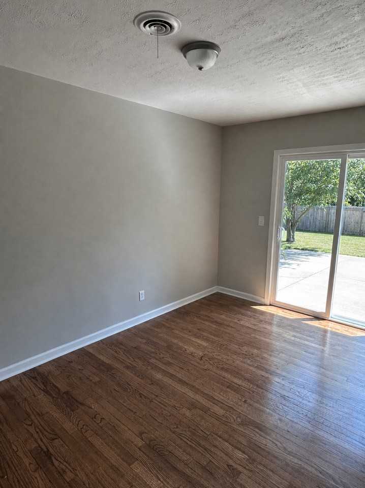 2055 Fernwood Cir - Photo 4 of 13