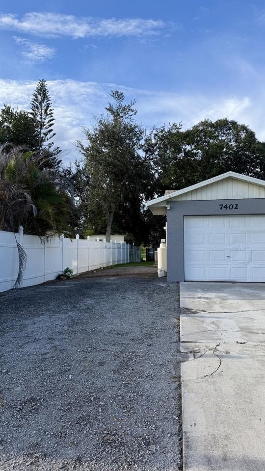 7402 Lakeland Blvd - Photo 3 of 13