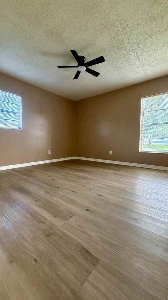 7402 Lakeland Blvd - Photo 7 of 13