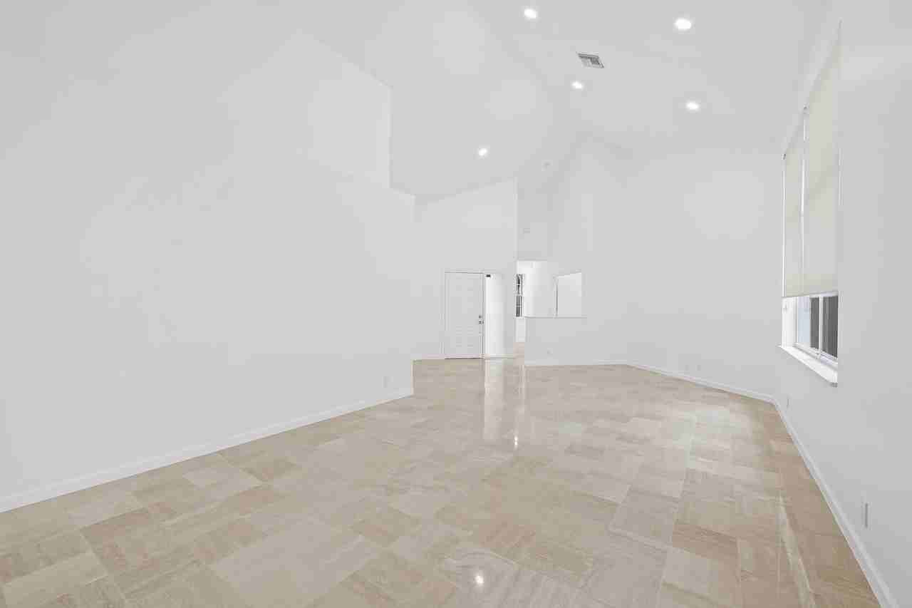 2480 Nw 66th Dr - Photo 6 of 23