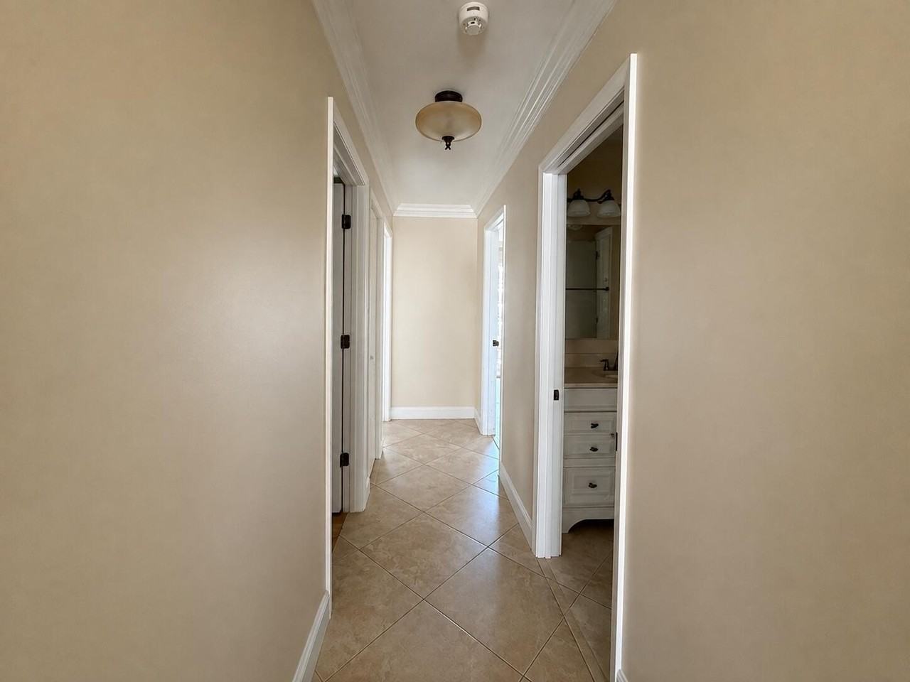 400 Sequoia Ln - Photo 5 of 11