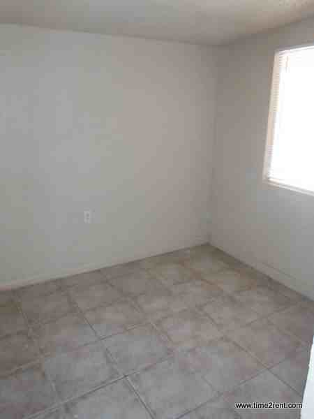 2018 N 48th Dr - Photo 3 of 11