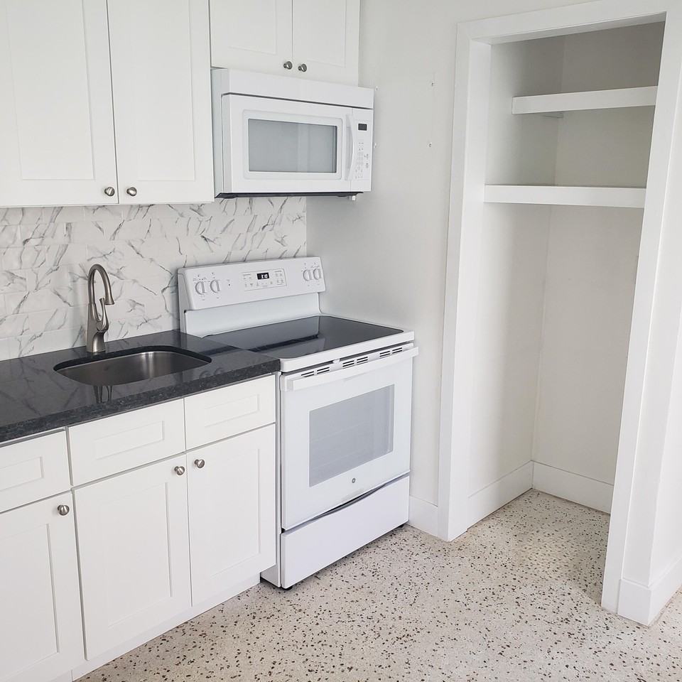 1216 Cabana Rd #2 - Photo 2 of 8