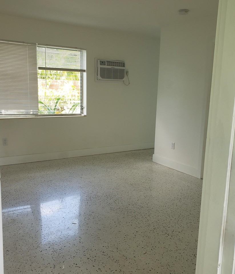 1216 Cabana Rd #2 - Photo 6 of 8