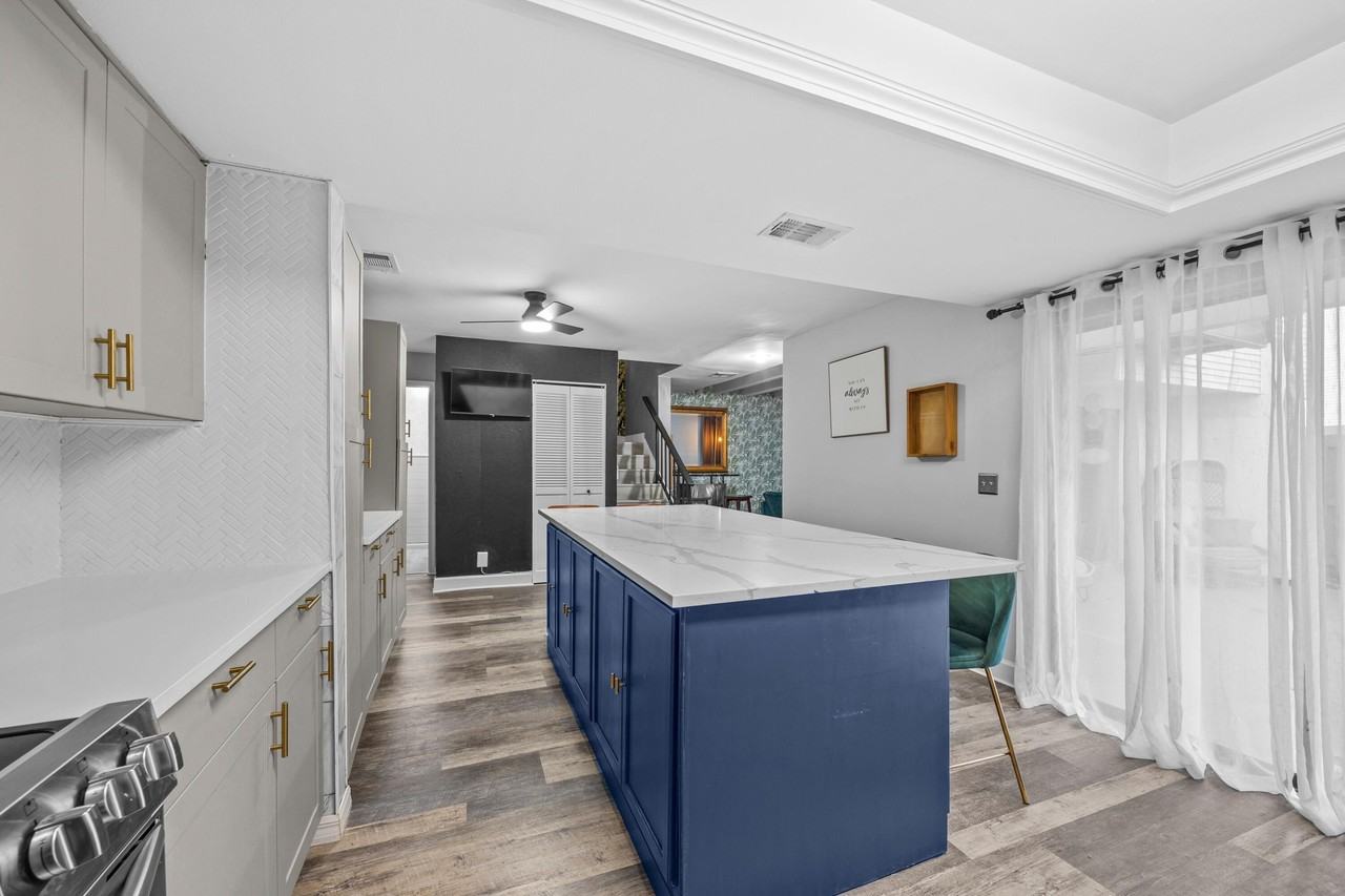 1520 Shaker Cir - Photo 4 of 28