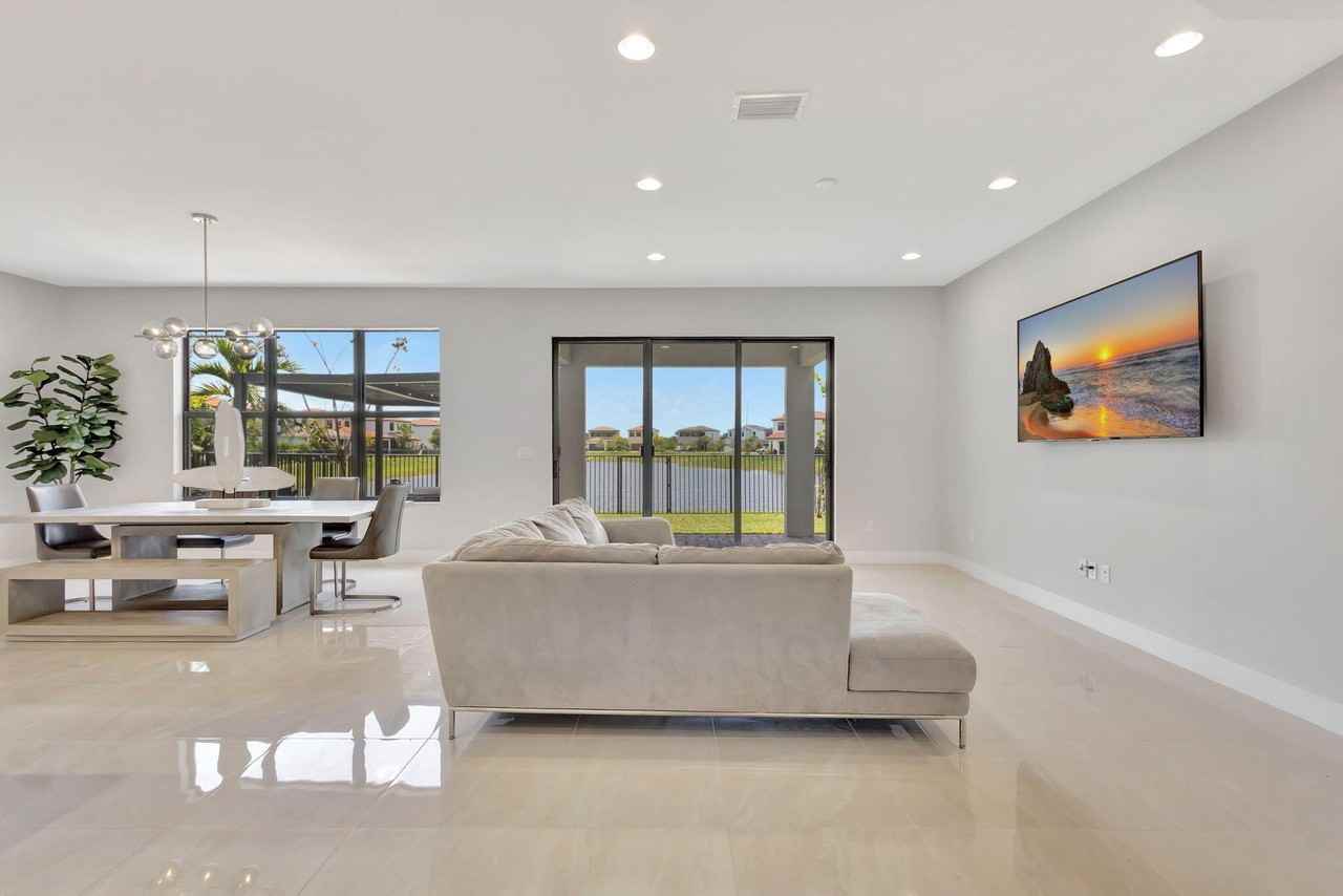 16608 Cove Rd - Photo 7 of 50