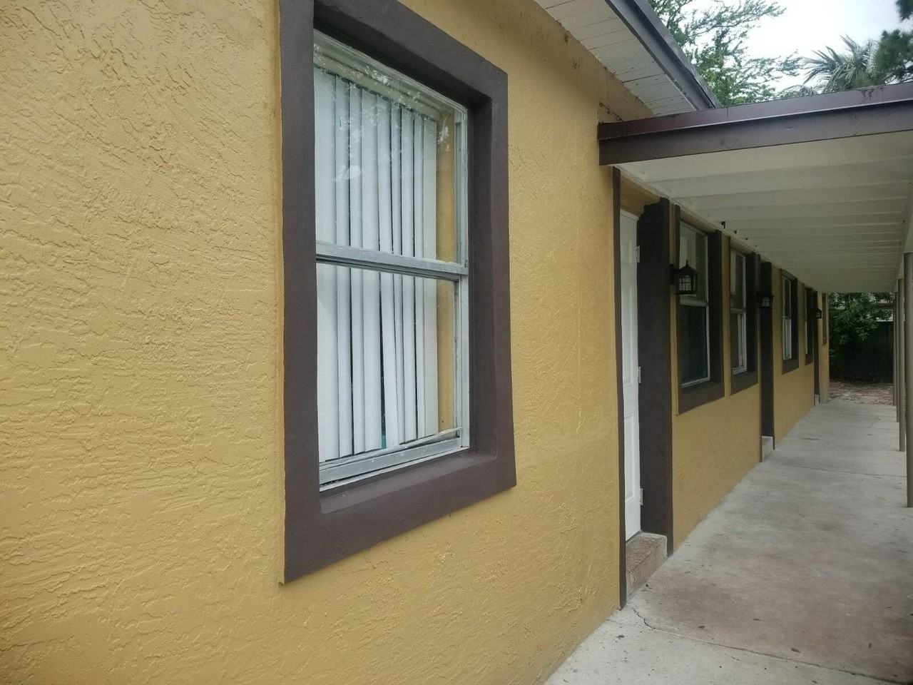 418 Nw 13th Ave - Photo 2 of 8