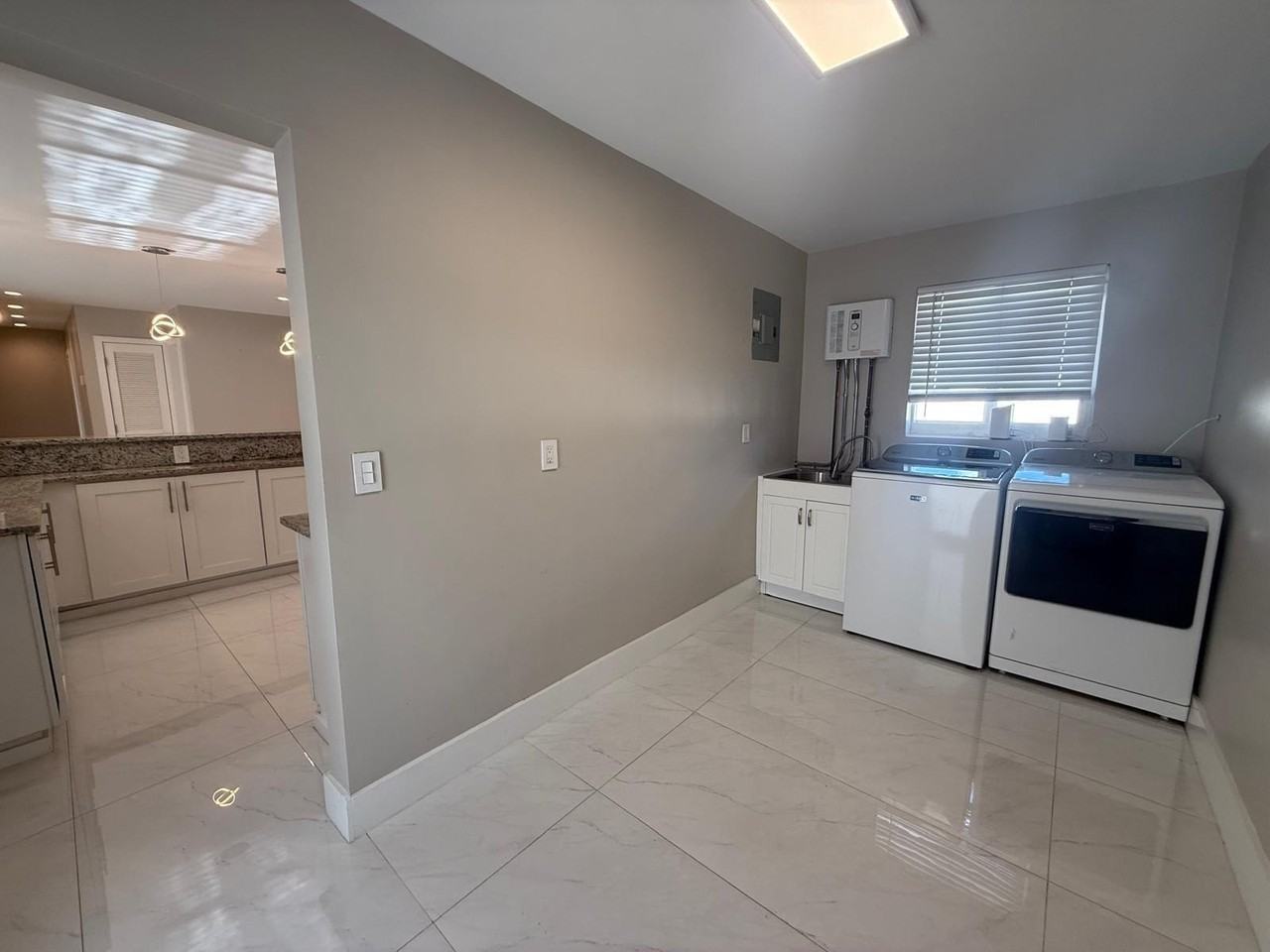 4901 Ne 13th Ter - Photo 5 of 21