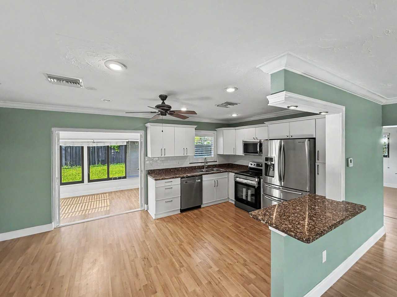 150 Se 5th Ct - Photo 4 of 23